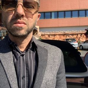 Meet your Posher, Ray